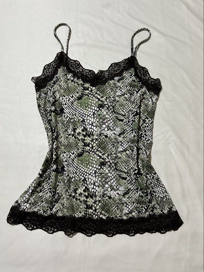 snake print camisole top (Category: Sleeveless) located in Pagadian. Submitted by yowna_declutters (Listing ID 1465059590, Image 1). Description: —loc: pagadian city, mindanao payment first.