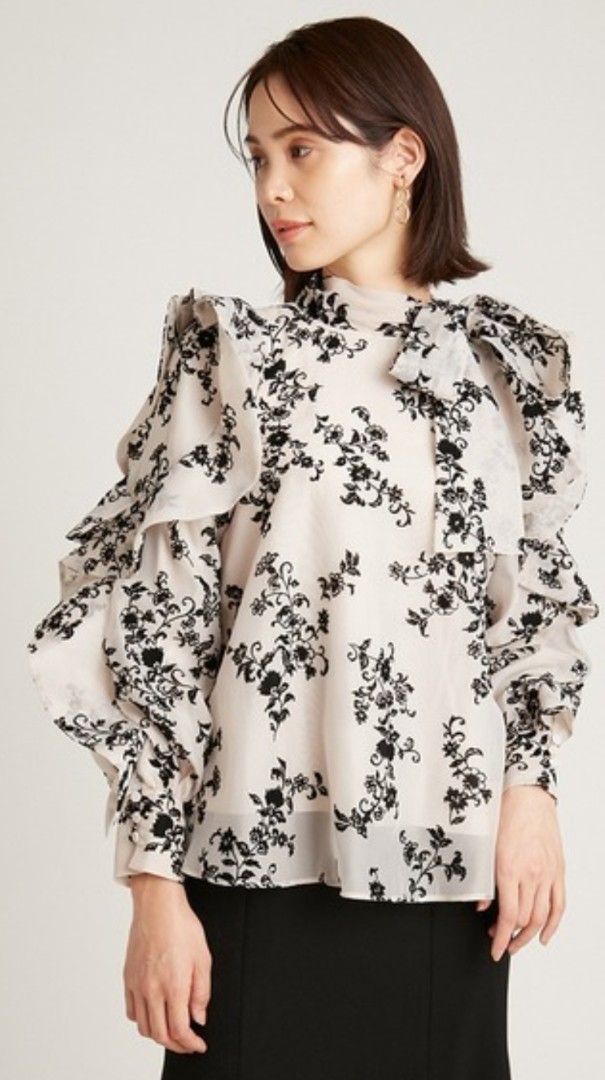 Snidel floral elegant top with lace (Category: Blouses) located in Naga. Submitted by mags61913 (Listing ID 1465005022, Image 3). Description: Snidel floral top elegant look with lace freesize fits medium to large 500+sf needs wash.
