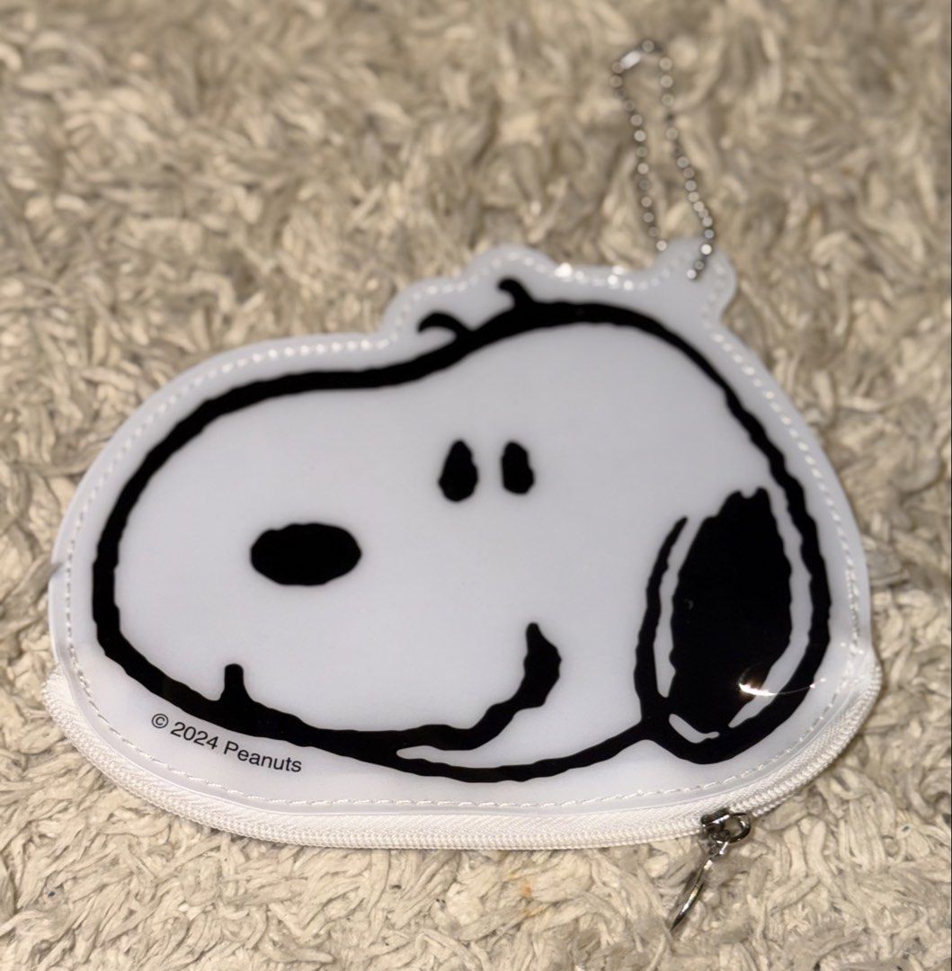 Snoopy Eco Bag and Face-Shaped Pouch Set (Category: Purses & Pouches) located in Bacolod City. Submitted by quickocean-c957 (Listing ID 1465089603, Image 3). Description: .