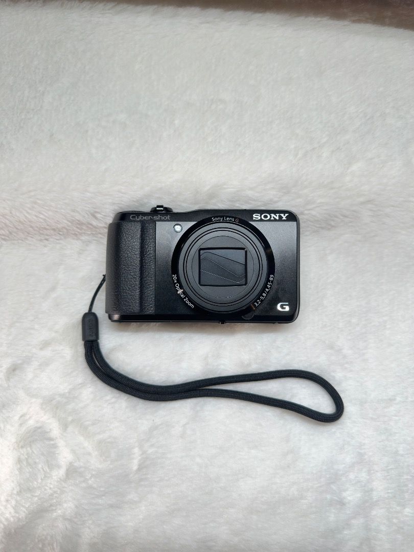 Sony Cyber-shot DSC-HX30V Compact Digital Camera (Category: Cameras) located in Caloocan City. Submitted by duyuexi (Listing ID 1464973285, Image 1). Description: #preowned FOR SALE: SONY HX30V 12.5k NO FUNCTIONAL ISSUE!!! BODY COSMETIC: 9/10 (minor scratch in screen barely noticeable) INCLUSIONS: Camera, universal charger, original battery, hand strap. Sensor: 18.2 MP Exmor R CMOS sensorLens: 20x optical zoom (Sony G lens, 27.5-550mm equivalent)