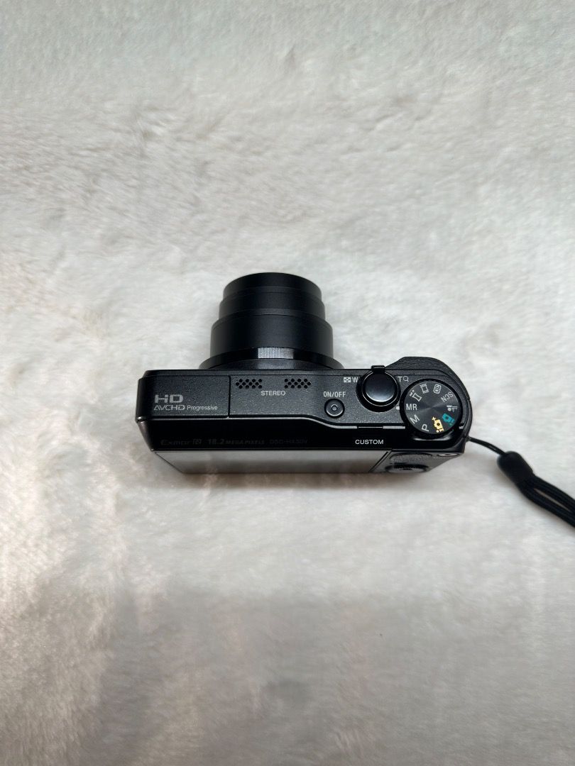 Sony Cyber-shot DSC-HX30V Compact Digital Camera (Category: Cameras) located in Caloocan City. Submitted by duyuexi (Listing ID 1464973285, Image 3). Description: #preowned FOR SALE: SONY HX30V 12.5k NO FUNCTIONAL ISSUE!!! BODY COSMETIC: 9/10 (minor scratch in screen barely noticeable) INCLUSIONS: Camera, universal charger, original battery, hand strap. Sensor: 18.2 MP Exmor R CMOS sensorLens: 20x optical zoom (Sony G lens, 27.5-550mm equivalent)