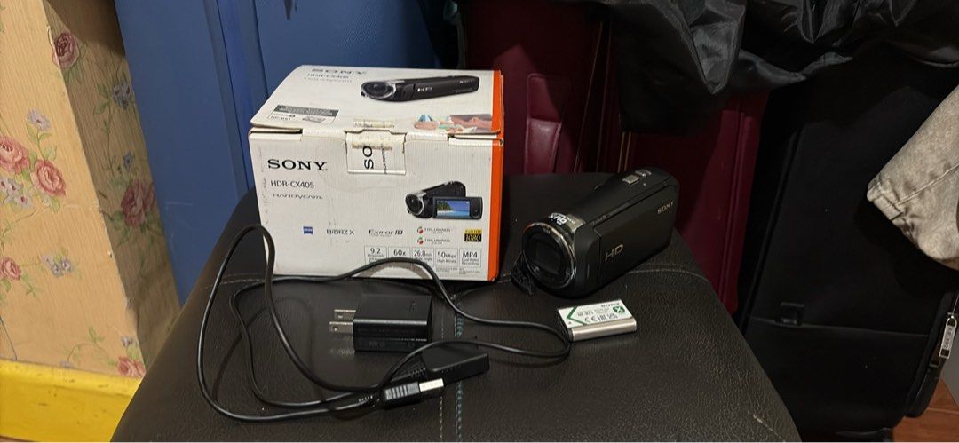 SONY HDR-CX405 HANDYCAM (Category: Video Cameras) located in Manila. Submitted by zealcrystal.ae1e6f (Listing ID 1465062891, Image 1). Description: Price is negotiable Everything works fine no issues. But the paint near the camera is faded. .