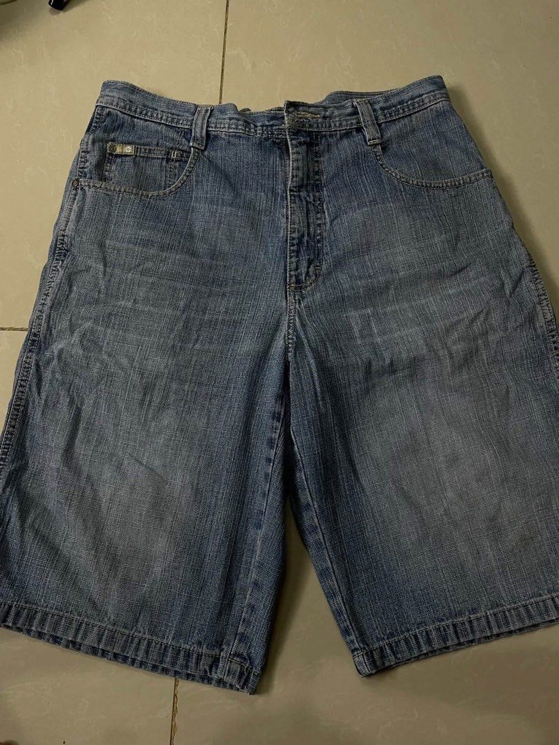 Southpole Gold Tabs Jorts (Category: Jeans) located in Pulilan. Submitted by zer0es.vtg (Listing ID 1465059881, Image 1). Description: Southpole Goldtabs Jorts 34 Waist 25 Thighs 13 Leg Opening Issues: Missing button No other issues .