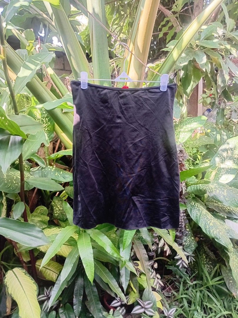 Spanx Black Undergarment Shapewear Skirt (Category: Undergarments & Loungewear) located in Makati City. Submitted by ellavee_you (Listing ID 1465028498, Image 2). Description: lightly used send offer! ❤️.