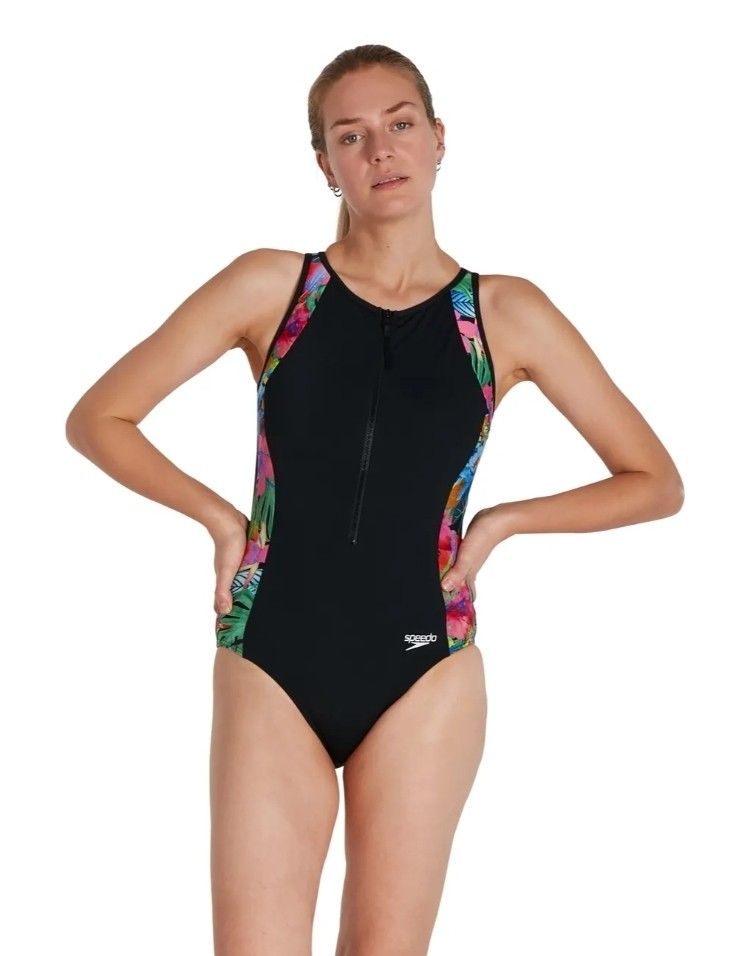Speedo Panel Hydrasuit Endurance+ (Category: Bikinis & Swimsuits) located in Bacoor. Submitted by taysversion (Listing ID 1465002471, Image 3). Description: - Brand new with original tags attached -Size GB 32/Small - Front zip closure - With built-in pockets for bra padding.