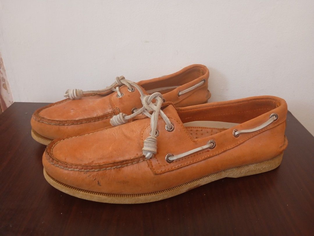 Sperry top sider 10.5 (Category: Casual Shoes) located in Las Pinas. Submitted by quick_deals_great_finds2 (Listing ID 1465001939, Image 1). Description: Original good condition Size 10.5.