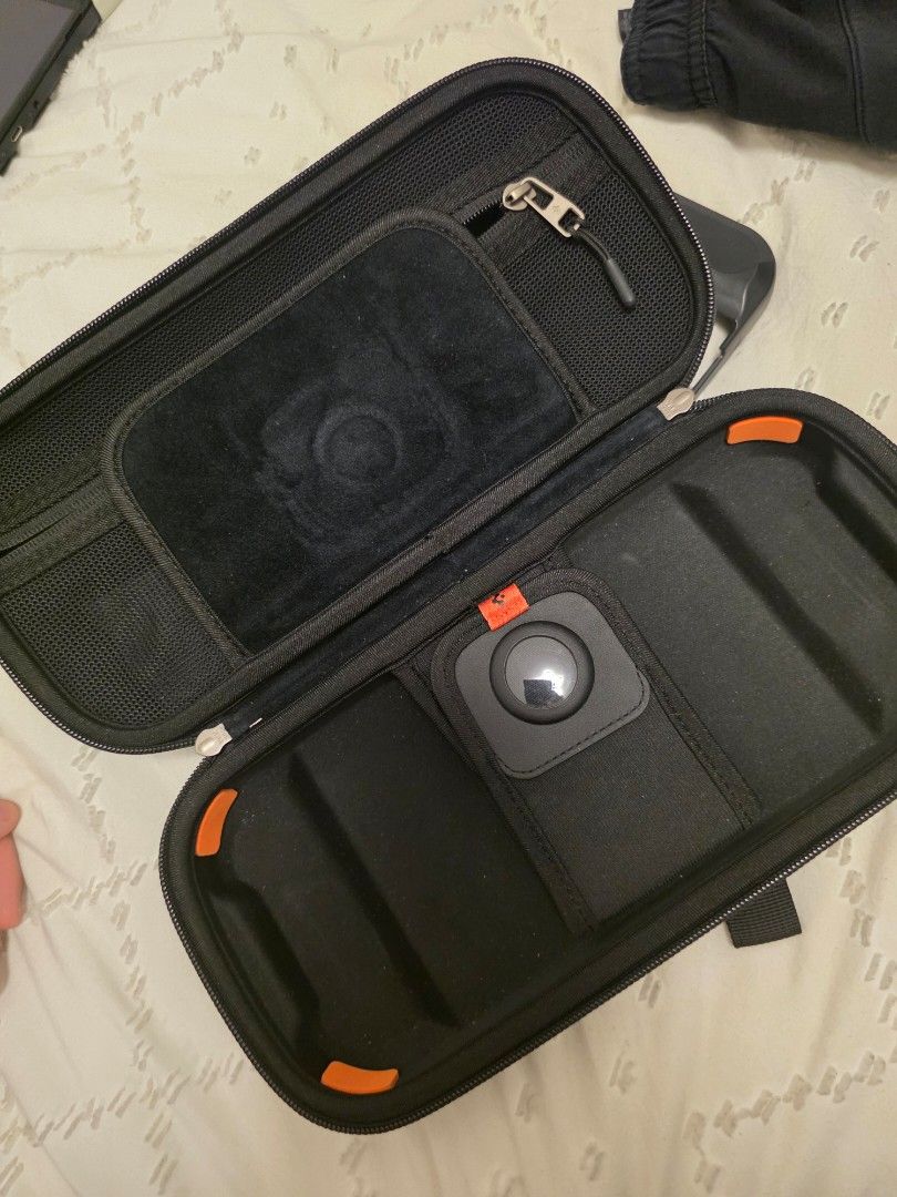 Spigen Nintendo switch case (Category: Cases & Covers) located in Mandaluyong City. Submitted by maxm25 (Listing ID 1465011723, Image 1). Description: .