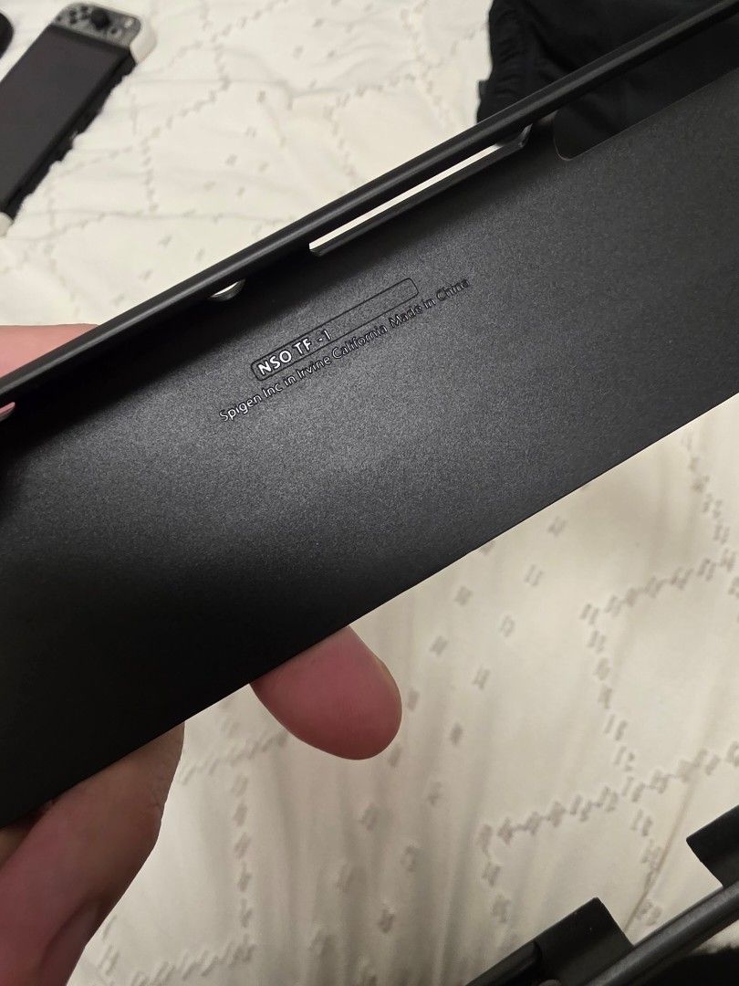 Spigen switch oled case (Category: Cases & Sleeves) located in Mandaluyong City. Submitted by maxm25 (Listing ID 1465012526, Image 1). Description: rarely used thin fit.