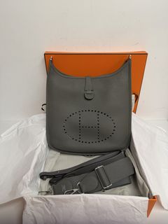 （分類：）位於 。 由 luxurybag_station 提交（商品編號 1465115443，圖片 1）。簡介： 。
