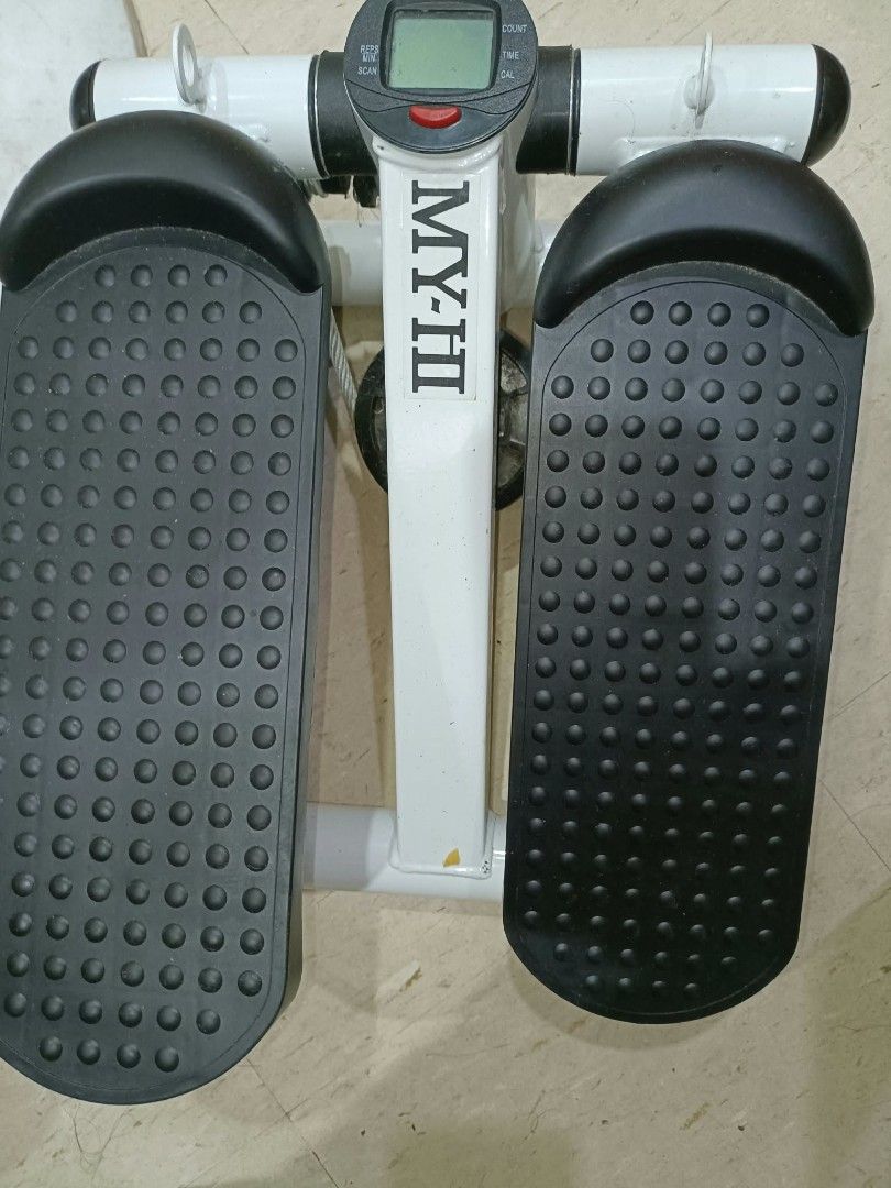 Stepper (Category: Cardio & Fitness Machines) located in Manila. Submitted by trueowl_8888 (Listing ID 1465015566, Image 3). Description: 🏋️ MY-HI Twister / Stepper Exercise Machine ₱[PRICE] — Negotiable Selling my MY-HI exercise machine / stepper twister. ✅ With digital LCD counter/display ✅ May adjustable resistance/twisting motion ✅ Non-slip foot pedals ✅ Sturdy and functional ✅ Good for home workout, exercise, cardio, at pagpapawis ✅ Pre-lov