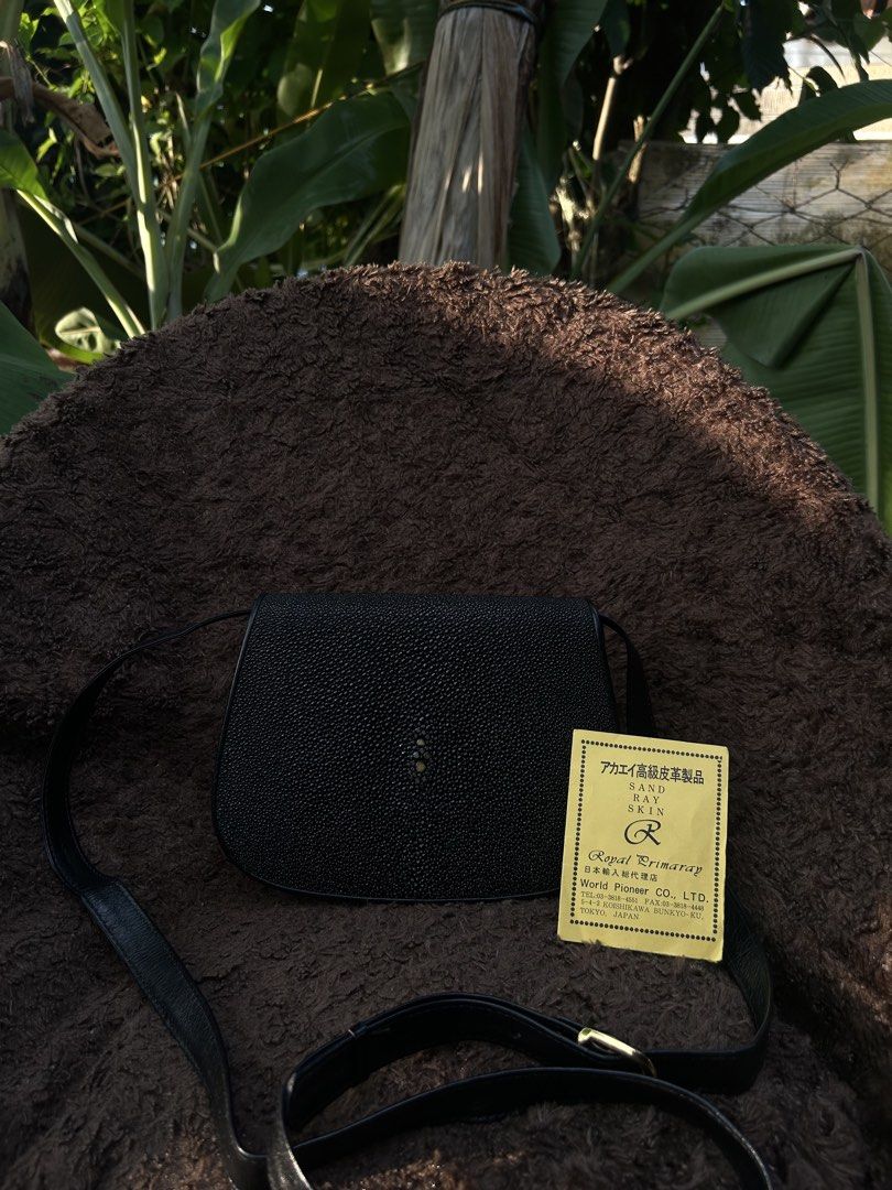 Sting Ray Sling Bag (Category: Cross-body Bags) located in Naga. Submitted by helloitsk20594 (Listing ID 1464975384, Image 1). Description: 𝙎𝙏𝙄𝙉𝙂 𝙍𝘼𝙔 like new condition!!🖤✨ 🏷️ 𝙈𝙄𝙉𝙀: ₱1,500 𝑪𝒐𝒏𝒅𝒊𝒕𝒊𝒐𝒏: 10/10 condition 𝙄𝙨𝙨𝙪𝙚/𝙨: none 𝘿𝙞𝙢𝙚𝙣𝙨𝙞𝙤𝙣𝙨: 6 x 8 inches ————𝗠𝗨𝗦𝗧 𝗥𝗘𝗔𝗗!———— 📌𝙋𝙡𝙚𝙖𝙨𝙚 𝙧𝙚𝙡𝙮 𝙤𝙣 𝙩𝙖𝙜𝙨 𝙤𝙧 𝙙𝙤 𝙮𝙤𝙪 𝙤𝙬𝙣 𝙧𝙚𝙨𝙚𝙖𝙧𝙘𝙝 📌𝘼𝙪𝙩𝙝𝙚𝙣𝙩𝙞𝙘𝙞𝙩𝙮 𝙣𝙤𝙩 𝙨𝙩𝙖𝙩𝙚𝙙 𝙩�