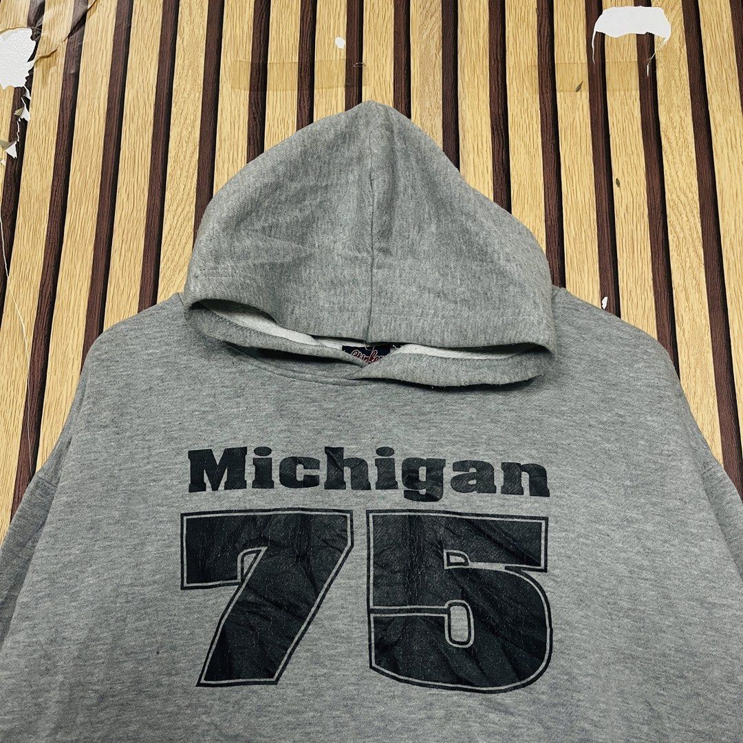 STINKER MICHIGAN ACADEMIA COLLEGIATE NORMCORE STREETWEAR VIBE HOODIE SWEATSHIRT JACKET GREY XL 24x26 (Category: Coats, Jackets and Outerwear) located in Dasmarinas. Submitted by yg_supplies (Listing ID 1465032560, Image 3). Description: PLEASE READ FAQ’s > Yes, available! > Last price posted. TAKE IT OR LEAVE IT! > Dasmariñas Cavite > ADDITIONAL PHOTOS are NOT AVAILABLE as we seal the items after taking pictures. > GCASH payment > JNT shipping / 