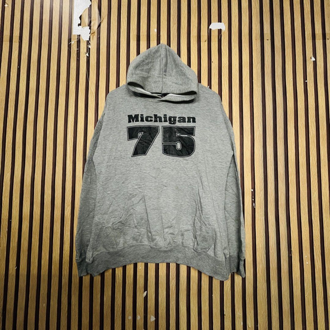 STINKER MICHIGAN ACADEMIA COLLEGIATE NORMCORE STREETWEAR VIBE HOODIE SWEATSHIRT JACKET GREY XL 24x26 (Category: Coats, Jackets and Outerwear) located in Dasmarinas. Submitted by yg_supplies (Listing ID 1465032560, Image 1). Description: PLEASE READ FAQ’s > Yes, available! > Last price posted. TAKE IT OR LEAVE IT! > Dasmariñas Cavite > ADDITIONAL PHOTOS are NOT AVAILABLE as we seal the items after taking pictures. > GCASH payment > JNT shipping / 