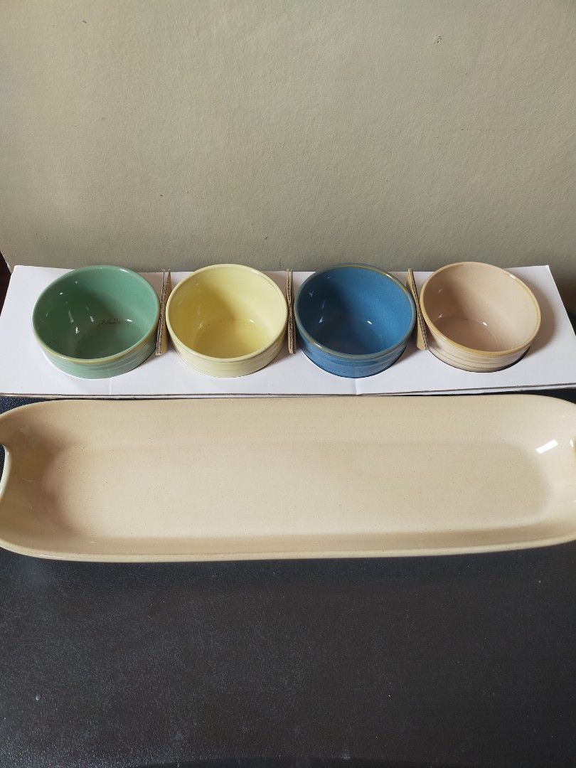 STONEWARE Serving Set (Category: Other Kitchenware & Tableware) located in Quezon City. Submitted by leejong720610 (Listing ID 1464985605, Image 3). Description: Never use 5 pcs. stoneware serving set with box, but the box is not new... negotiable po ang price👍.