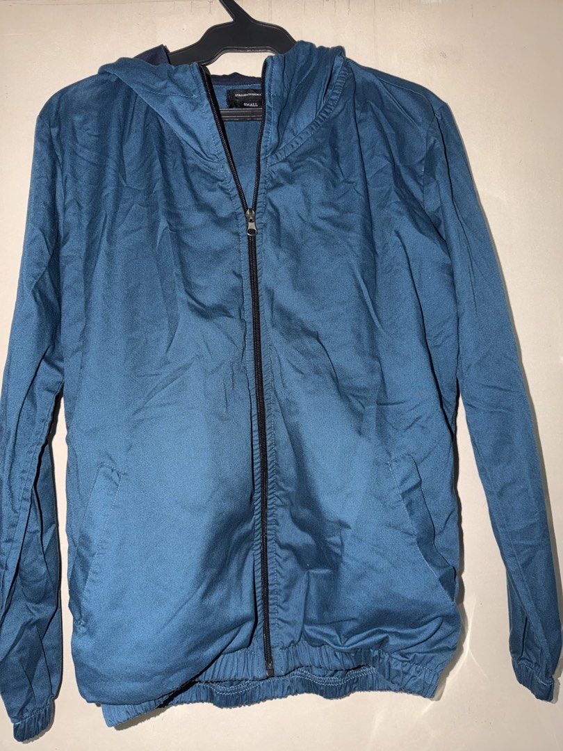 Straightforward Jacket (Category: Coats, Jackets and Outerwear) located in Imus. Submitted by marshharrier (Listing ID 1465029210, Image 1). Description: Outdoor jacket.