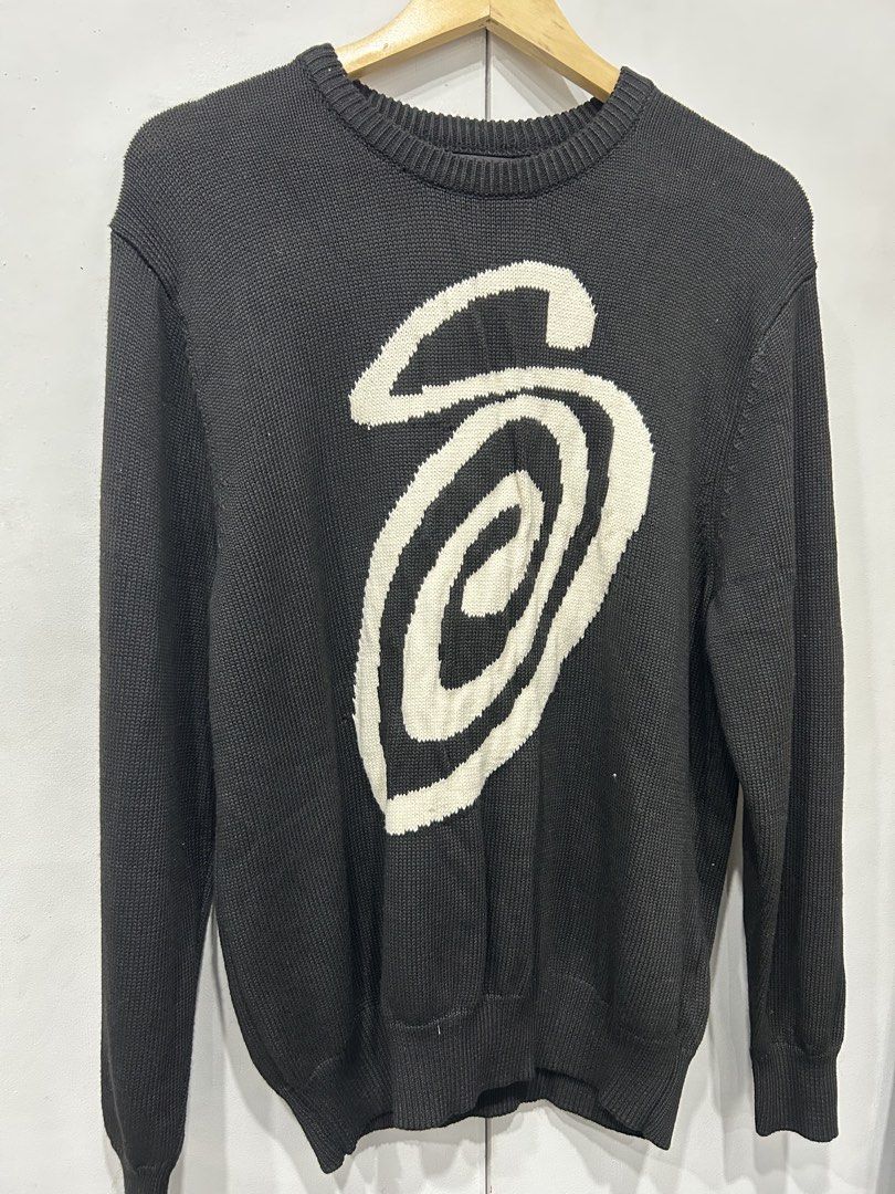 Stüssy Knit Sweater Size M (Category: Coats, Jackets and Outerwear) located in Pasig City. Submitted by canadastufftoph (Listing ID 1465018105, Image 1). Description: Stussy Knit Sweater Medium on tag Authentic Brandnew with tags No issue at all 4,500.