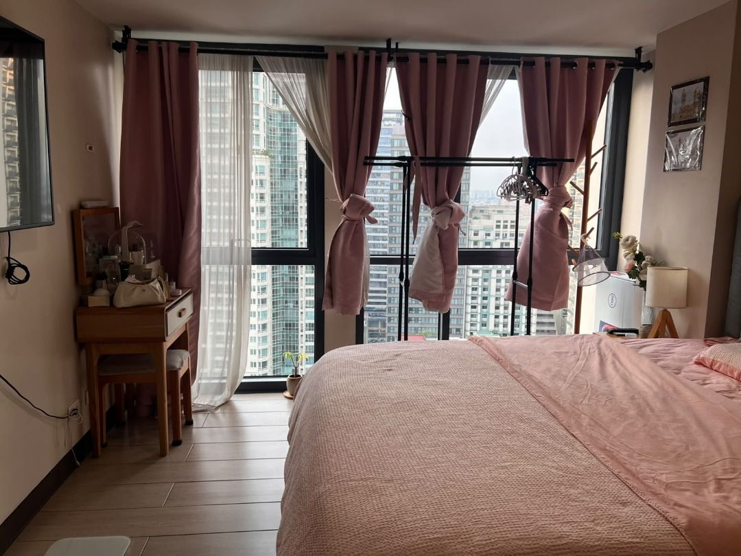 Studio at Paseo Heights (Category: Apartments & Condos) located in Taguig. Submitted by truefox.f2173c (Listing ID 1465009549, Image 3). Description: Studio at Paseo Heights Floor Area: 30sqm Good view, 25th Floor,face to park. Clean Title Furnished Foreign owned Selling at Php 6.8M inclusive of CGT and commission Photos: https://drive.google.com/drive/folders/1k_9VYDRhPdIgMQGa4jtbIelxCBrNBJP8.