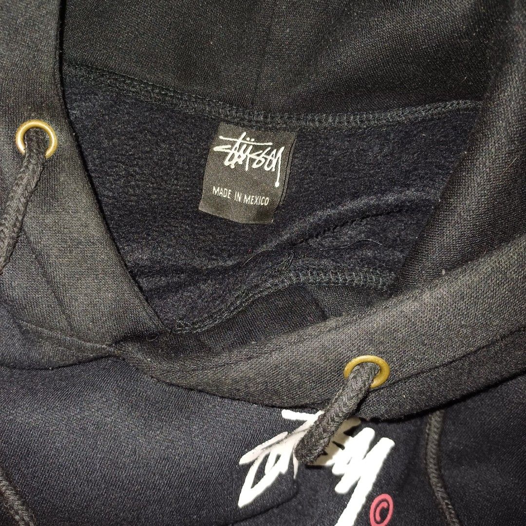 Stussy Black Hoodie (Category: Coats, Jackets and Outerwear) located in Pasig City. Submitted by padillaaub64242 (Listing ID 1465020571, Image 2). Description: - (Off) Stussy hoodie - Size L 22×26 inches.