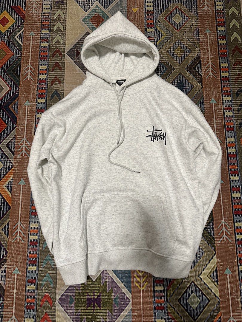 Stussy Hoodie Gray (Category: Coats, Jackets and Outerwear) located in Manila. Submitted by leannsanti (Listing ID 1465098443, Image 1). Description: ITEM: GRAY STUSSY HOODIE Size fits: MEDIUM Width: 23-24 Length: 26-27 Issue: NO ISSUE Condition: GOOD Color rate: 9/10 • Color may vary due to lighting • Location: PARAÑAQUE • Mode of payment: G CASH/PAYMAYA • All items are thrifted/second hand please manage your expectations. •Strictly payment firs