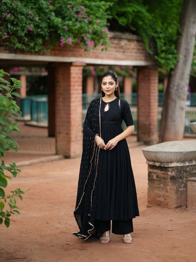 Suit set (Category: Traditional & Ethnic wear) located in Singapore. Submitted by anudinumon47045 (Listing ID 1465055721, Image 6). Description: m to 3XL available Preorder only.
