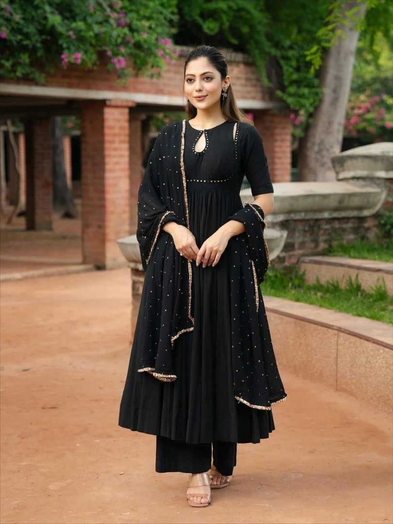 Suit set (Category: Traditional & Ethnic wear) located in Singapore. Submitted by anudinumon47045 (Listing ID 1465055721, Image 4). Description: m to 3XL available Preorder only.