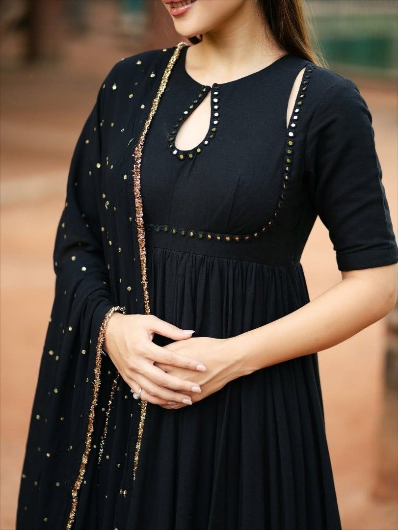 Suit set (Category: Traditional & Ethnic wear) located in Singapore. Submitted by anudinumon47045 (Listing ID 1465055721, Image 5). Description: m to 3XL available Preorder only.