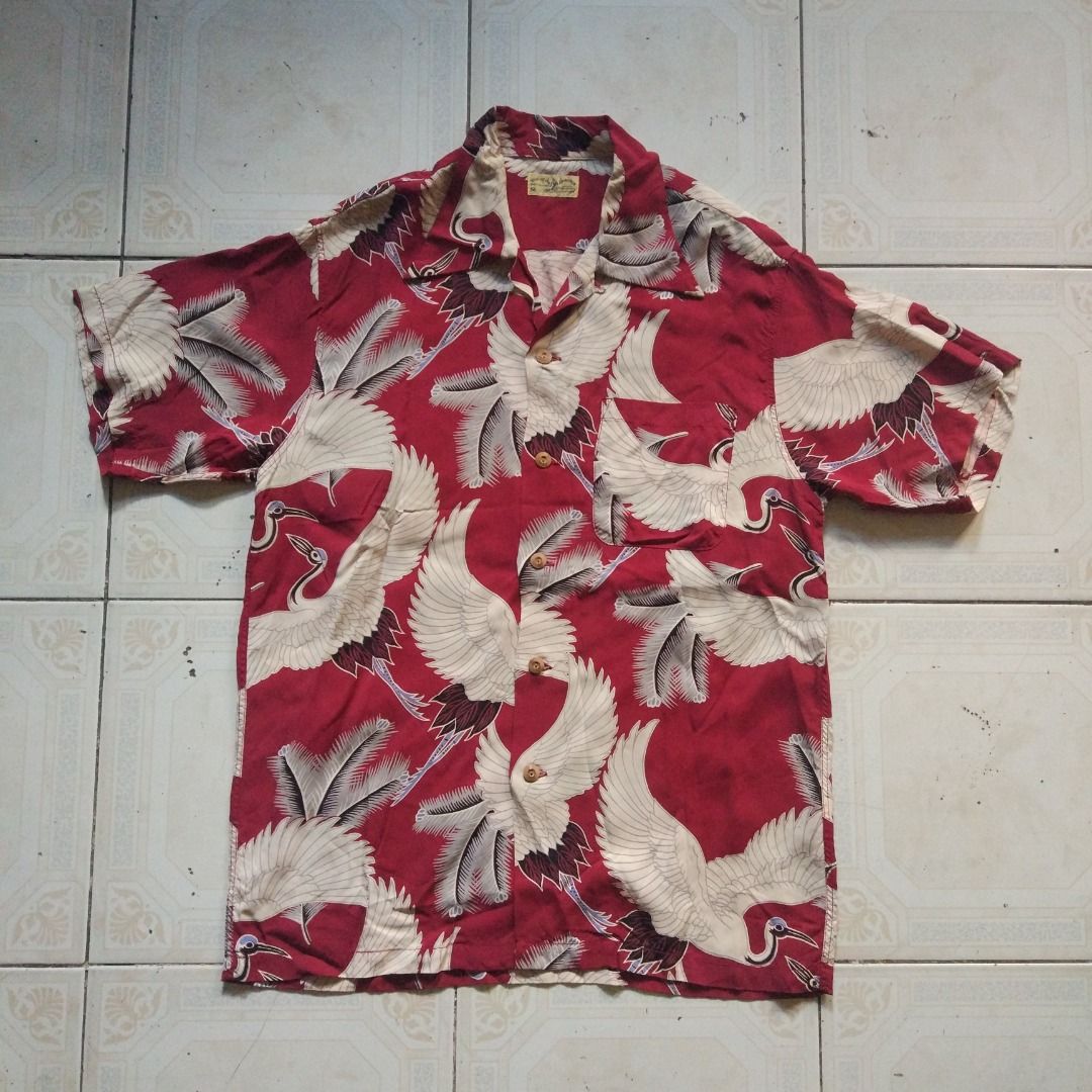 Sun Surf Hawaiian Shirt M (Category: Formal Shirts) located in Pasay City. Submitted by denimdude.ph (Listing ID 1465074364, Image 1). Description: hole near pit area and collar, last pics.