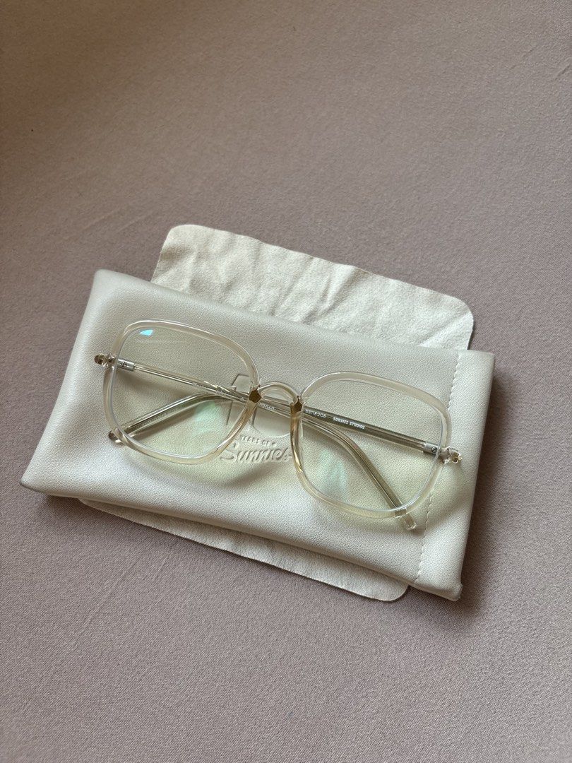 Sunnies Studios Eleanor clear glasses (Category: Sunglasses & Eyewear) located in Manila. Submitted by yvnnchy (Listing ID 1465021180, Image 1). Description: - Brand: Sunnies Studios - Model: Eleanor (SS1182CS) - Color/Style: Chunky square silhouette in clear with clear lenses - Inclusions: Matching Sunnies pouch and cleaning cloth set - Perfect for: Everyday optical wear or style frames.