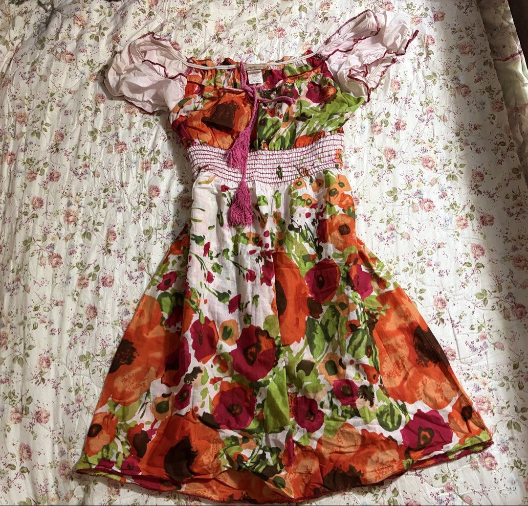 Sunset Floral Mini Dress (Category: Dresses) located in Muntinlupa City. Submitted by herellas0504 (Listing ID 1465116796, Image 1). Description: Sunset Floral Mini Dress Mine: 350 | Lock: 450 ————————————- size: small-med no issue, pretty so much! fav, willing to keep!.