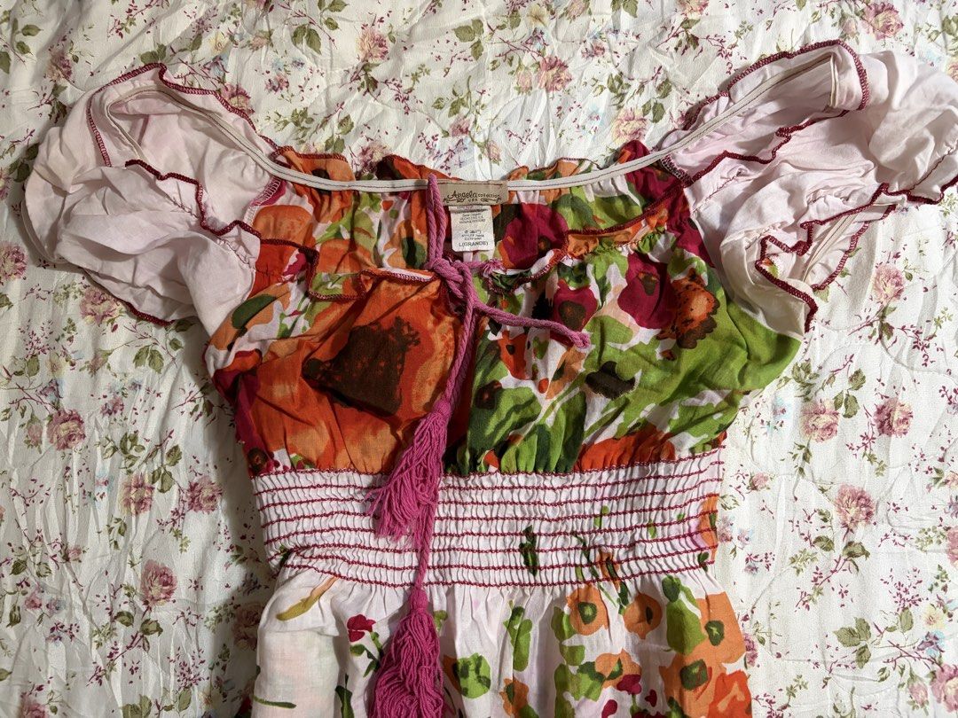 Sunset Floral Mini Dress (Category: Dresses) located in Muntinlupa City. Submitted by herellas0504 (Listing ID 1465116796, Image 2). Description: Sunset Floral Mini Dress Mine: 350 | Lock: 450 ————————————- size: small-med no issue, pretty so much! fav, willing to keep!.