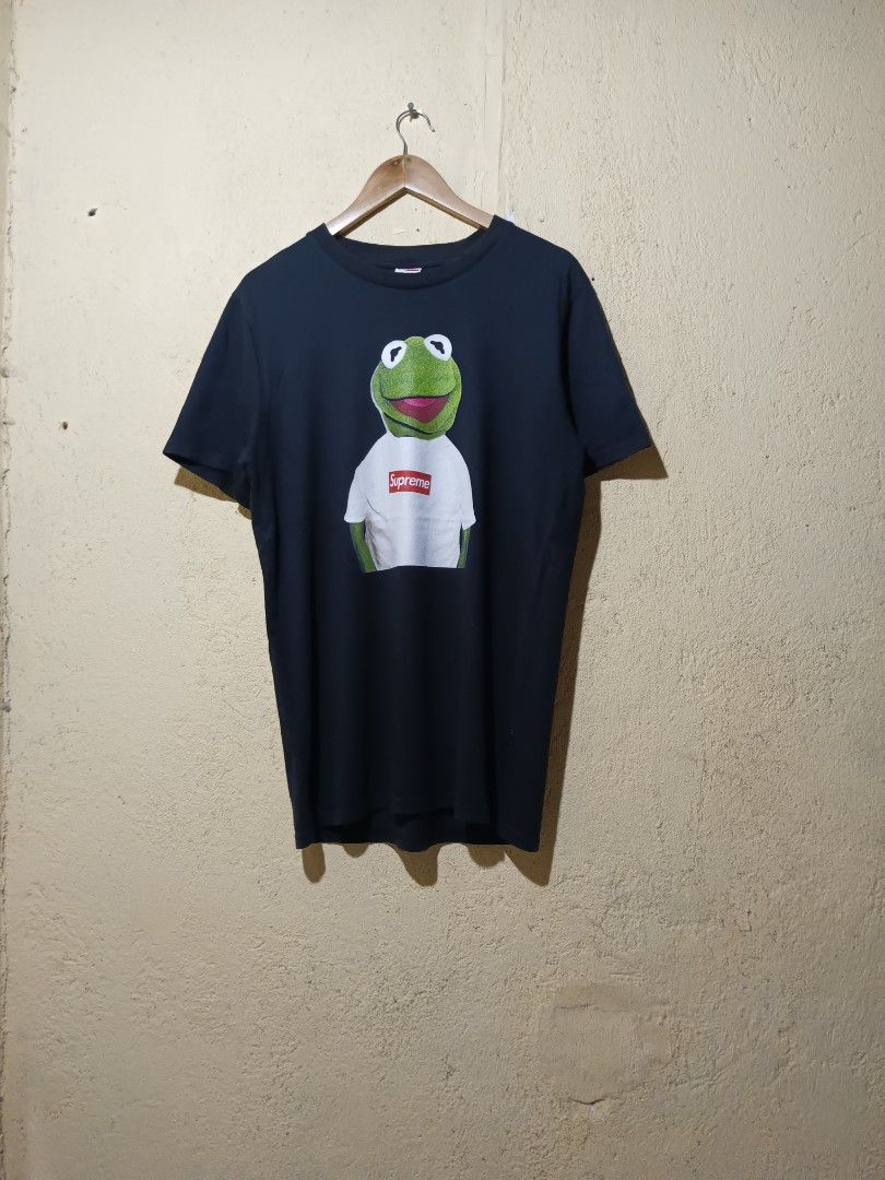 Supreme Kermit (Category: Activewear) located in San Pablo. Submitted by thriftyjd (Listing ID 1465075829, Image 1). Description: Dimes: L29.5 x W21 Condition/color rate: 9/10 No Issue.