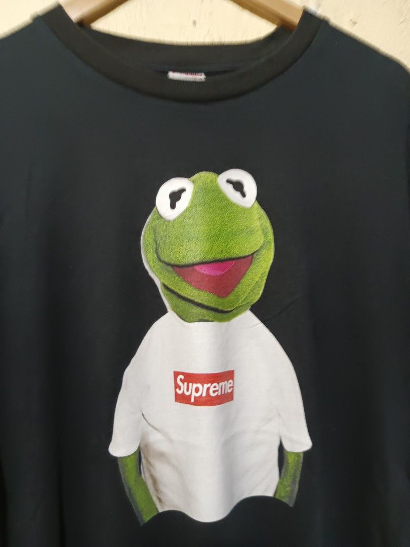 Supreme Kermit (Category: Activewear) located in San Pablo. Submitted by thriftyjd (Listing ID 1465075829, Image 2). Description: Dimes: L29.5 x W21 Condition/color rate: 9/10 No Issue.