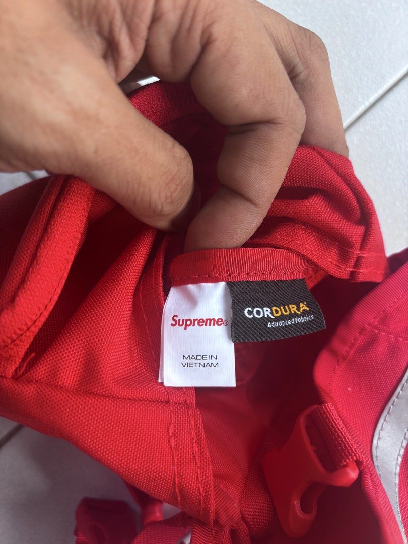 Supreme FW24 Camera Bag (Category: Sling Bags) located in Mabalacat. Submitted by pawcats (Listing ID 1465040622, Image 3). Description: Supreme FW24 Camera Bag Authentic, Good as new.
