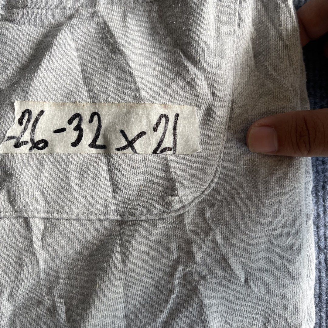 Sweatshort size 26-32 (Category: Shorts) located in Butuan. Submitted by cgsayas20083001 (Listing ID 1465093145, Image 3). Description: Nasa pic na issue Hindi tagos saluob sa pocket lang.