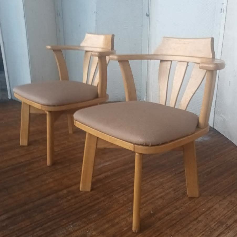 Swivel Chair (Category: Chairs) located in Meycauayan. Submitted by marygracecasimiro (Listing ID 1465104649, Image 2). Description: Swivel Chairs Set L19 x W21 x H14/27 Price: 4,200 set🩷🧡.