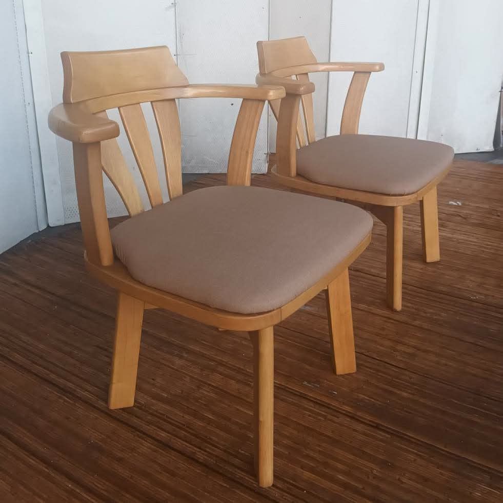 Swivel Chair (Category: Chairs) located in Meycauayan. Submitted by marygracecasimiro (Listing ID 1465104649, Image 3). Description: Swivel Chairs Set L19 x W21 x H14/27 Price: 4,200 set🩷🧡.
