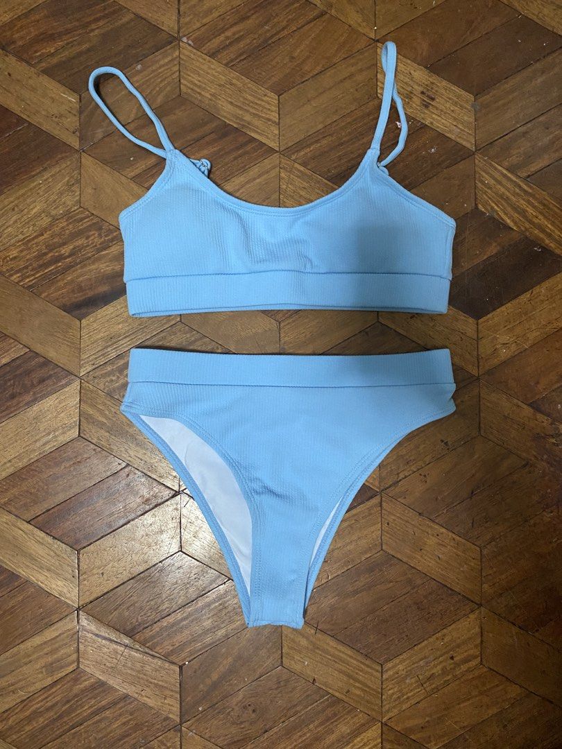 (TAKE ALL) BN BIKINI (Category: Bikinis & Swimsuits) located in Pasig City. Submitted by minnie.12 (Listing ID 1465136730, Image 3). Description: Waist: 24-26 Bras with pads 📍Pasig city 🚛 jnt / lalamove shouldered by buyer MOP: GCash.