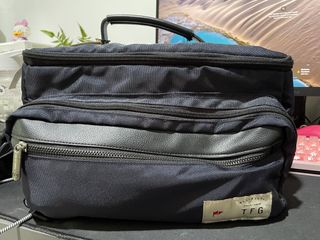 (Kategori: ) berada di . Dikirim oleh declutterspreloved (ID iklan 1465052531, Gambar 1). Deskripsi: .