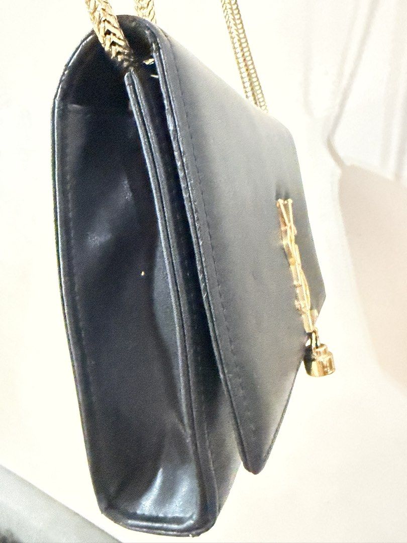 Tassel Chain Bag (Category: Shoulder Bags) located in Balanga. Submitted by neri_declutters (Listing ID 1465098717, Image 3). Description: 📍Location: Balanga Bataan 🏍️Delivery Options: J&T, and LBC 💵Mode of Payment: Gcash, Bank Transfer (Payment First Basis) ❌No cancellation of order/s #PrelovedBags #PrelovedBag #PrelovedPH #PrelovedBagsPH #BrandedPreloved ThriftFinds UkayFinds UkayPH SecondHandStyle Note: Kindly manage your expectations becau