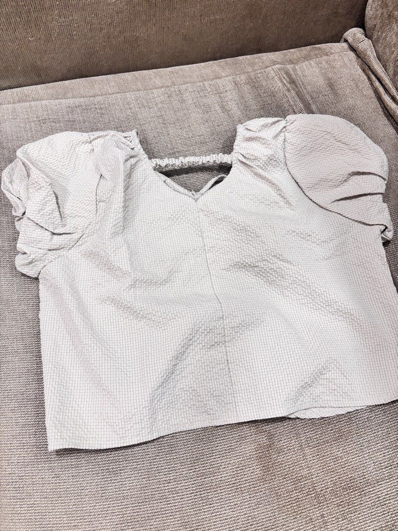 THAI | Light Green Ruched Tie-Front Puff Sleeve Top (Category: Blouses) located in Manila. Submitted by lovedbyons (Listing ID 1465043331, Image 2). Description: .
