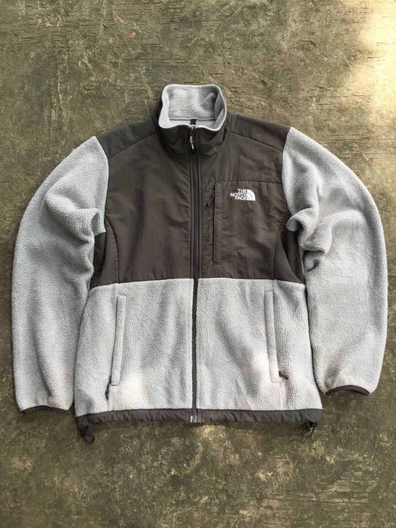The North Face Jacket (Category: Everything Else Others) located in Calamba. Submitted by mysticcat-5ccee5 (Listing ID 1465055766, Image 1). Description: 📌The North Face Fleece Jacket Size Medium Excellent Condition 8.5/10 Cr Issue: pinhole sa pocket 💸449 Free Shipping.