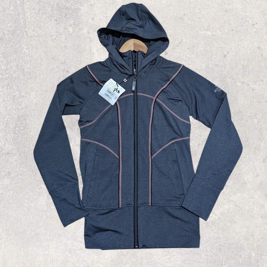 The Northface (Category: Coats, Jackets and Outerwear) located in San Juan City. Submitted by 4keeps.mnl (Listing ID 1465108824, Image 1). Description: AUTHENTIC ✅ ORIGINAL Condition: 10/10 Small 17x24 Issue: None.