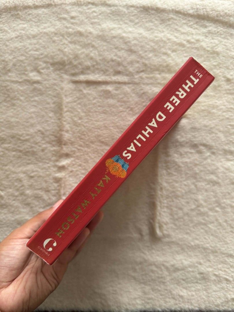 The Three Dahlias - Katy Watson (Category: Storybooks) located in Santiago. Submitted by bookworm_club (Listing ID 1465037850, Image 3). Description: 📚no cancellation, return or exchange. 📚secondhand books. some books are in good condition while some has minimal flaws (foxing, creases, dog-eared pages, etc.) 📚reasonable haggling is allowed. 💰MOP: For same day pickup - CASH & BANK TRANSFER For shipping or scheduled pickup - BANK TRANSFER 🚚MOD