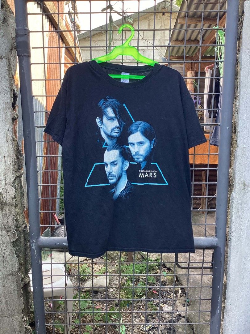 Thirty Seconds to Mars Band Tee (Category: Tshirts & Polo Shirts ) located in Manila. Submitted by archivefine_ds (Listing ID 1465012272, Image 1). Description: Thirty Seconds to Mars Band Tee Size L on tag 10/10 good condi, no issue w 20 L 26 500+sf.