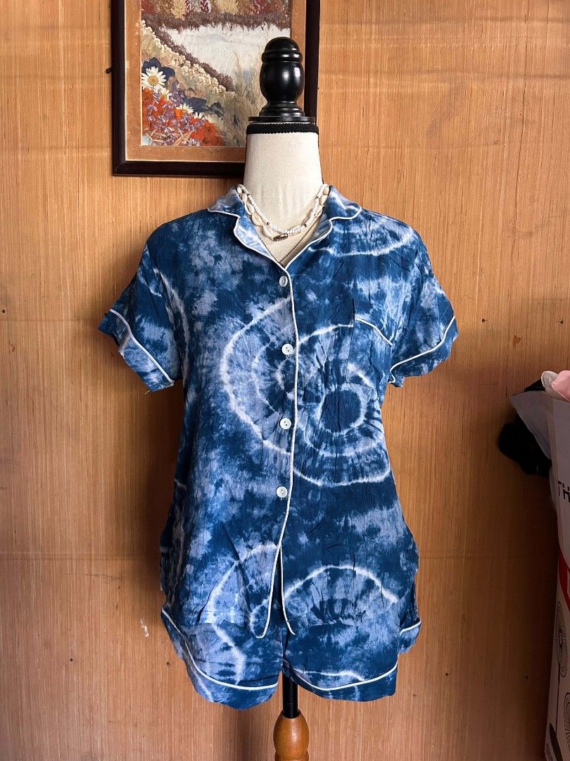 tie-dyed Sleepwear (Category: Undergarments & Loungewear) located in Alicia. Submitted by glambercena (Listing ID 1465025224, Image 1). Description: Size Medium Cotton fabric bought online, not ukay rfs: too small na for me.