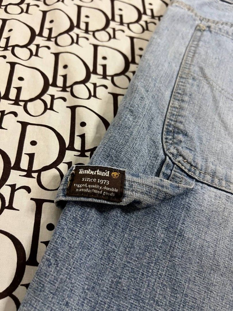 Timberland Carpenter Jorts (Category: Shorts) located in San Fernando. Submitted by retro.district. (Listing ID 1465018108, Image 3). Description: - Timberland carpenter short - Size: Waistline: 34 Length: 24 thights: 14 Leg opening: 12 Condition: Good no issue Need wash.