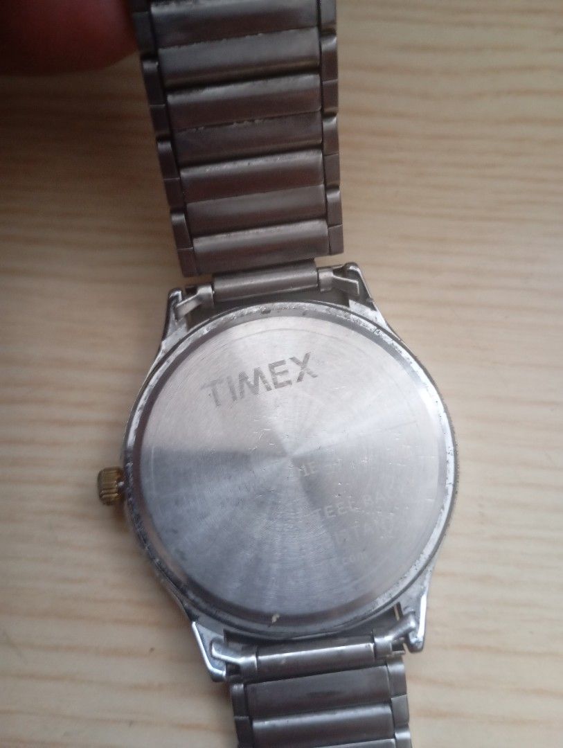 Timex cod (Category: Men's Watches) located in Las Pinas. Submitted by quick_deals_great_finds2 (Listing ID 1465018649, Image 2). Description: Original good working condition Quartz with battery 38mm.
