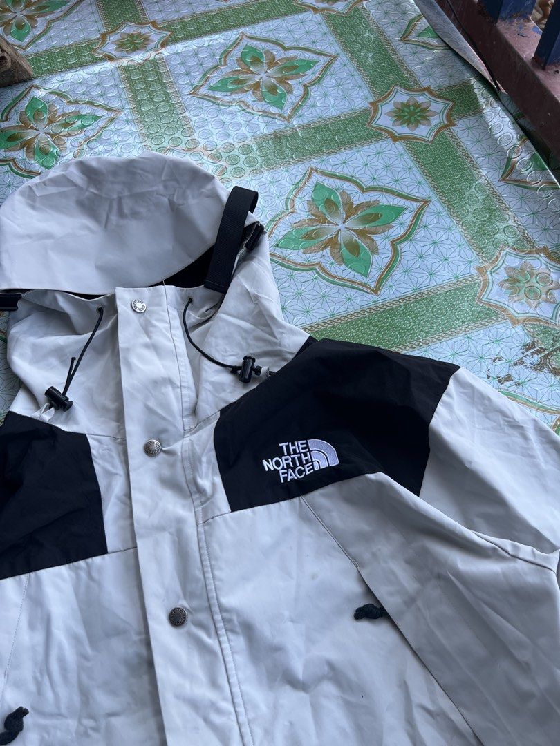 TNF Goretex (Category: Clothes Drying Rack) located in Tangub. Submitted by thriftnimackie2.0 (Listing ID 1465077007, Image 2). Description: TNF GORETEX Size fit Xl Dimes (Inches) Width: 24 Length:27 Excellent condition Color rate 10/10 No issue -open for VC -Color may vary due Lighting -Authenticity Not Guaranteed ! 🏠LOCATION : Tangub City, Miss Occ.