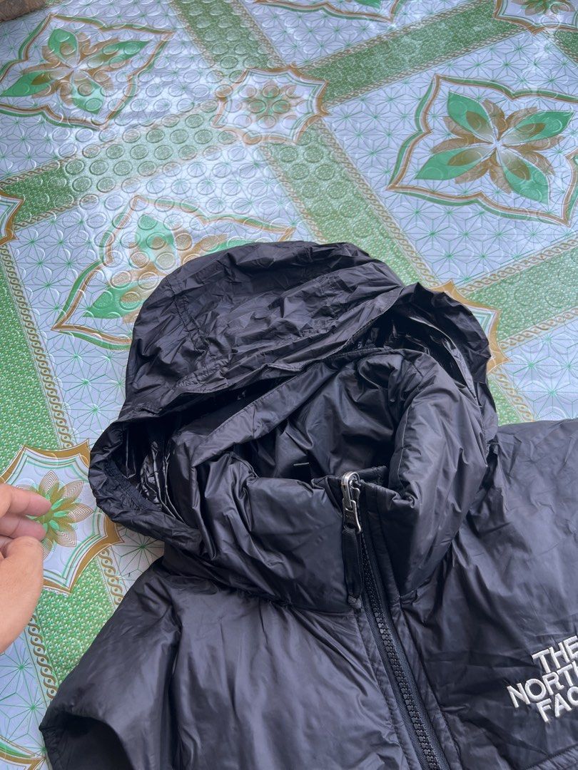 TNF VEST (Category: Clothes Drying Rack) located in Tangub. Submitted by thriftnimackie2.0 (Listing ID 1465077399, Image 3). Description: TNF Dimes (Inches) Width: 22 Length:25 Prince:💵+Sf Excellent condition Color rate 10/10 No issue -open for VC -Color may vary due Lighting -Authenticity Not Guaranteed ! 🏠LOCATION : Tangub City, Miss Occ.