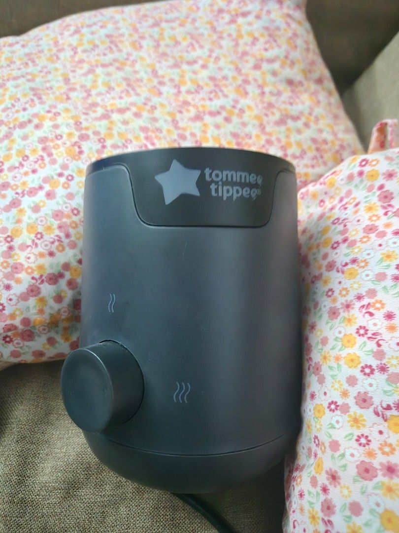 Tommee Tippee Bottle warmer (Category: Breastfeeding & Bottle Feeding) located in Caloocan City. Submitted by maeeeeeex (Listing ID 1465031133, Image 1). Description: decluttering negotiable with free insulated bottle bag.